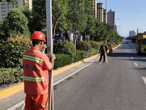 經(jīng)開區(qū)持續(xù)加強道路設(shè)施養(yǎng)護保障安全運行